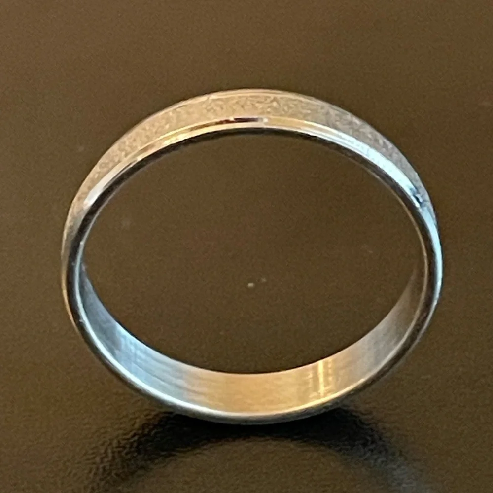 3mm stainless steel frosted ring - Picture 3 of 10